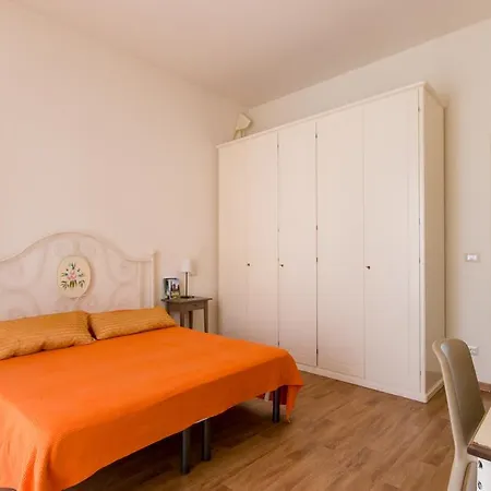 Apartment Attico Con 2 Camere In Via Vespucci Viareggio