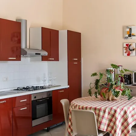 Apartment Attico Con 2 Camere In Via Vespucci