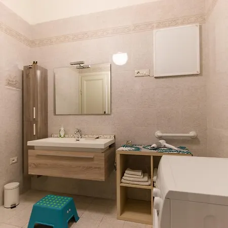 Apartment Attico Con 2 Camere In Via Vespucci