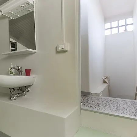 Apartment Attico Con 2 Camere In Via Vespucci