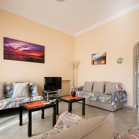Apartment Attico Con 2 Camere In Via Vespucci Viareggio